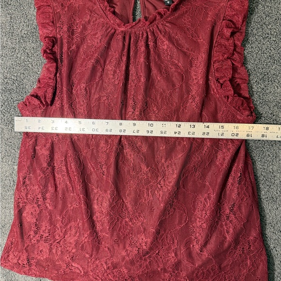 Express Women's Red Lace Top - Picture 4 of 4